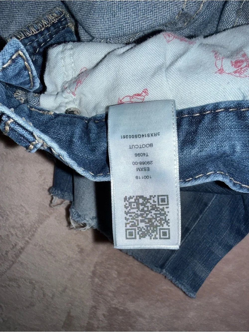 True region shorts size 34